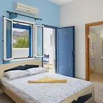 Ninemia Serifos 2