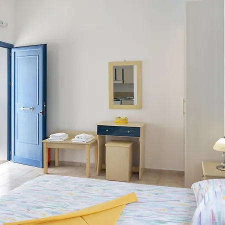 Ninemia Serifos 2 * Livadi (Serifos)